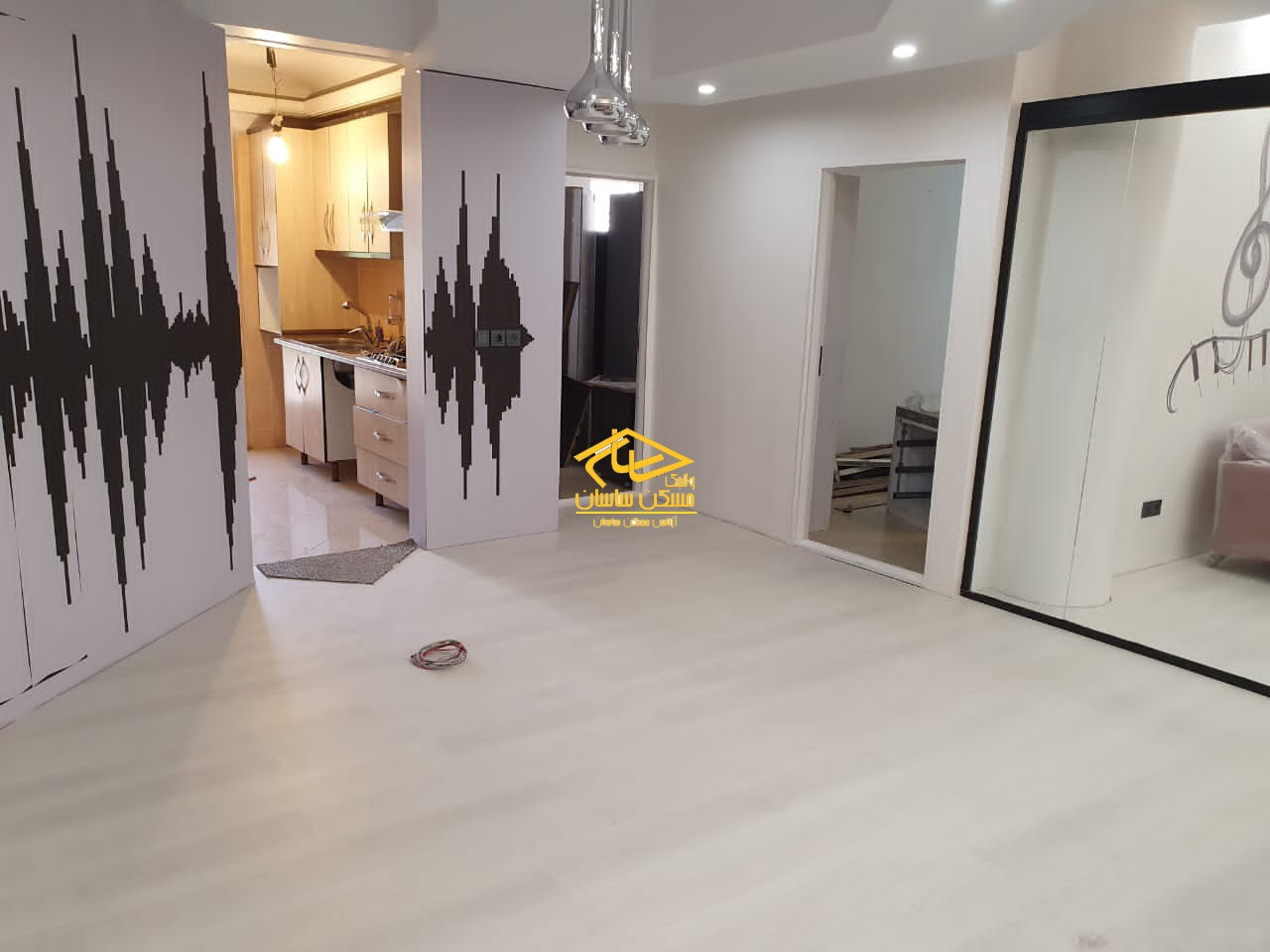 خريد دفتر كار در الهيه ١٩٠ متر ٣ خواب خوش نقشه ٦ ساله در ساختمان جم