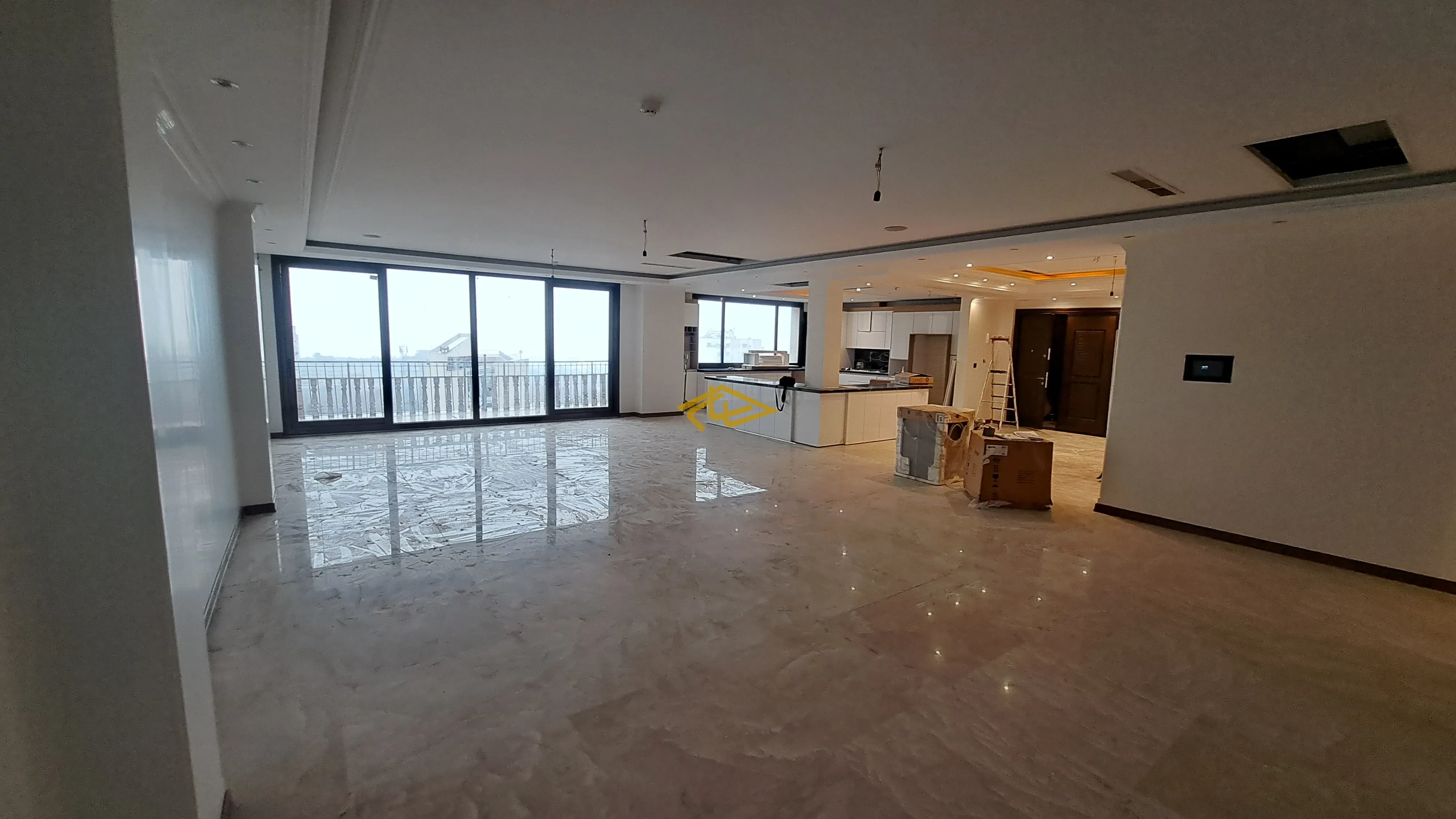 اجاره آپارتمان ۳۳۰ متری ۴ خوابه در ولنجک | رهن کامل تک‌واحدی لوکس املاک ساسان