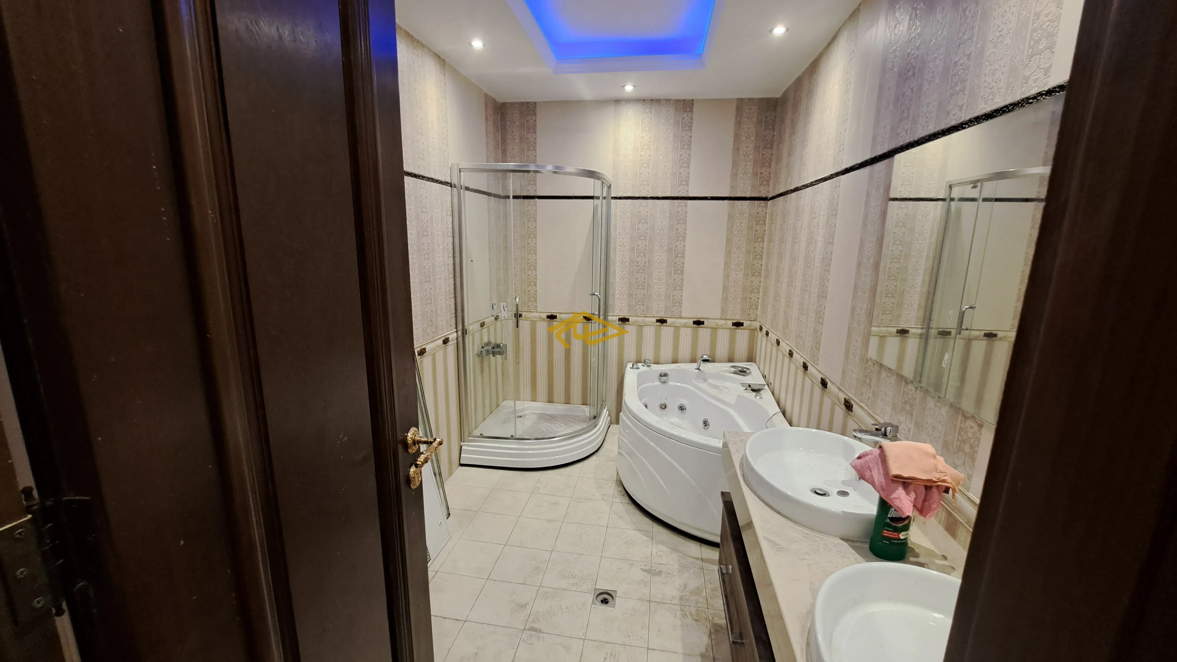 اجاره آپارتمان ۳۳۰ متری ۴ خوابه در ولنجک | رهن کامل تک‌واحدی لوکس املاک ساسان