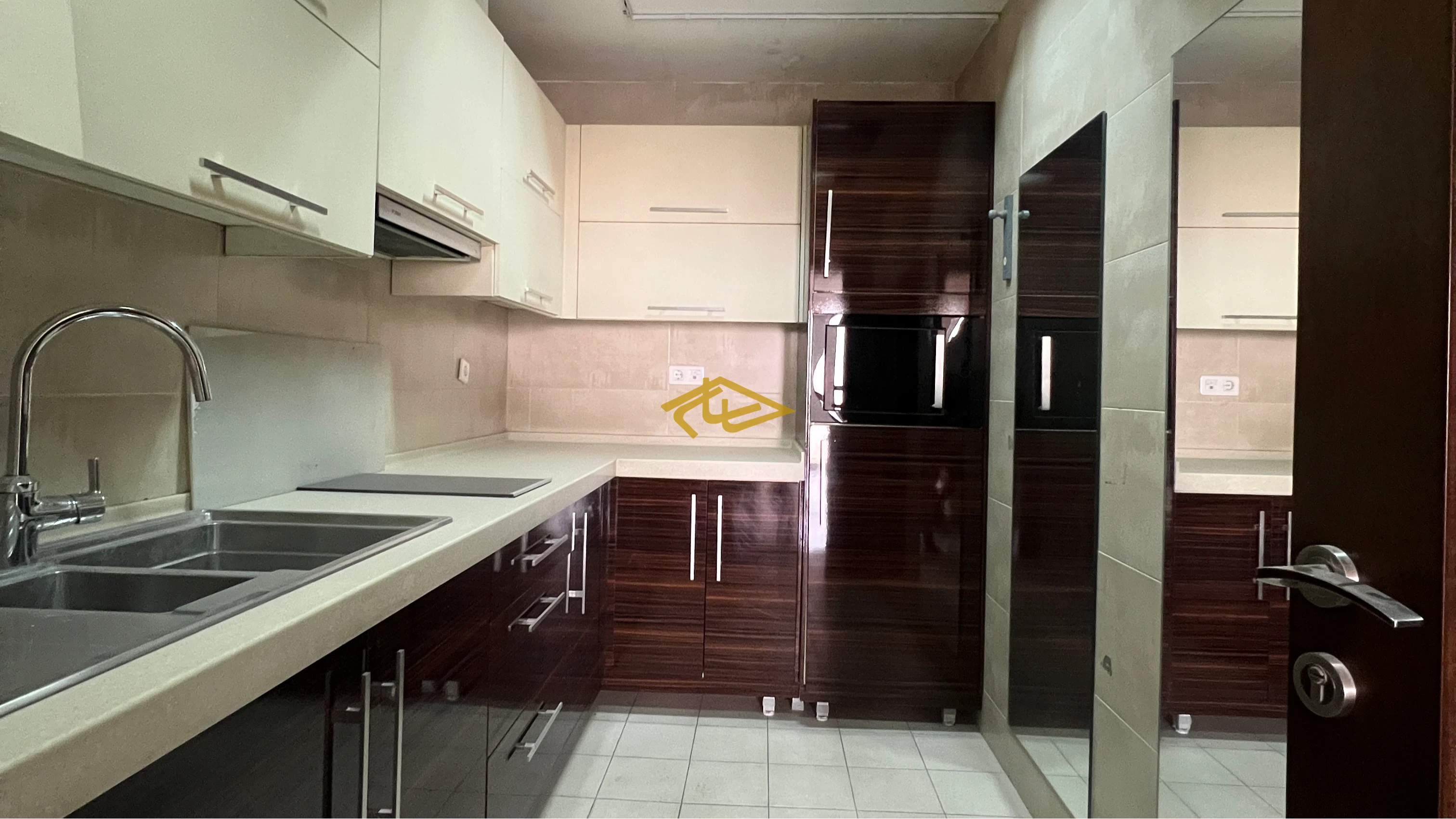 اجاره دفتر کار اداری در پالادیوم ولنجک | متراژهای مختلف از ۵۰ تا ۱۲۶ متر | املاک ساسان ولنجک