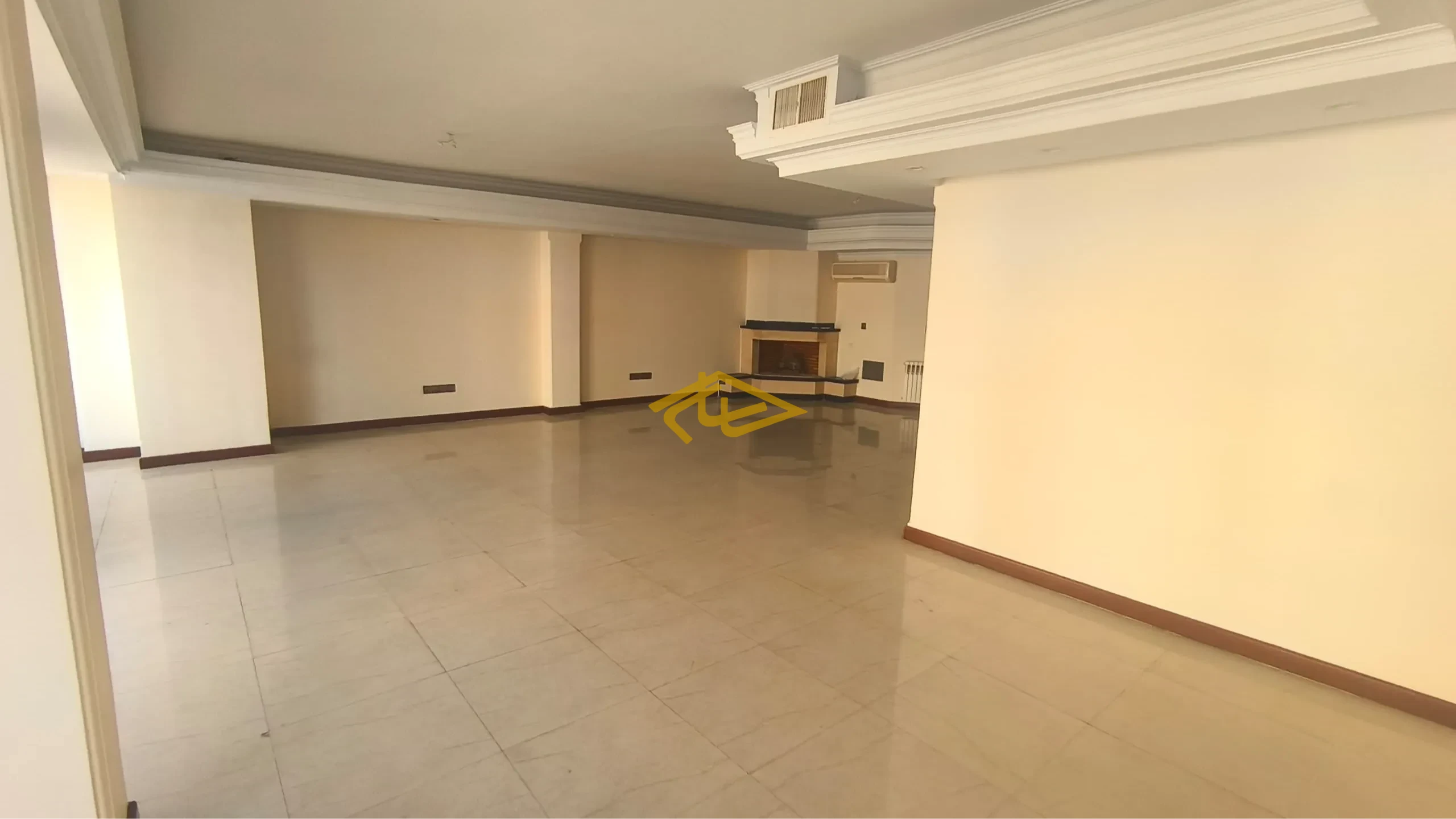 اجاره آپارتمان ۱۹۵ متری ۳ خواب مستر در زعفرانیه | طبقه آخر | نور شمال و جنوب