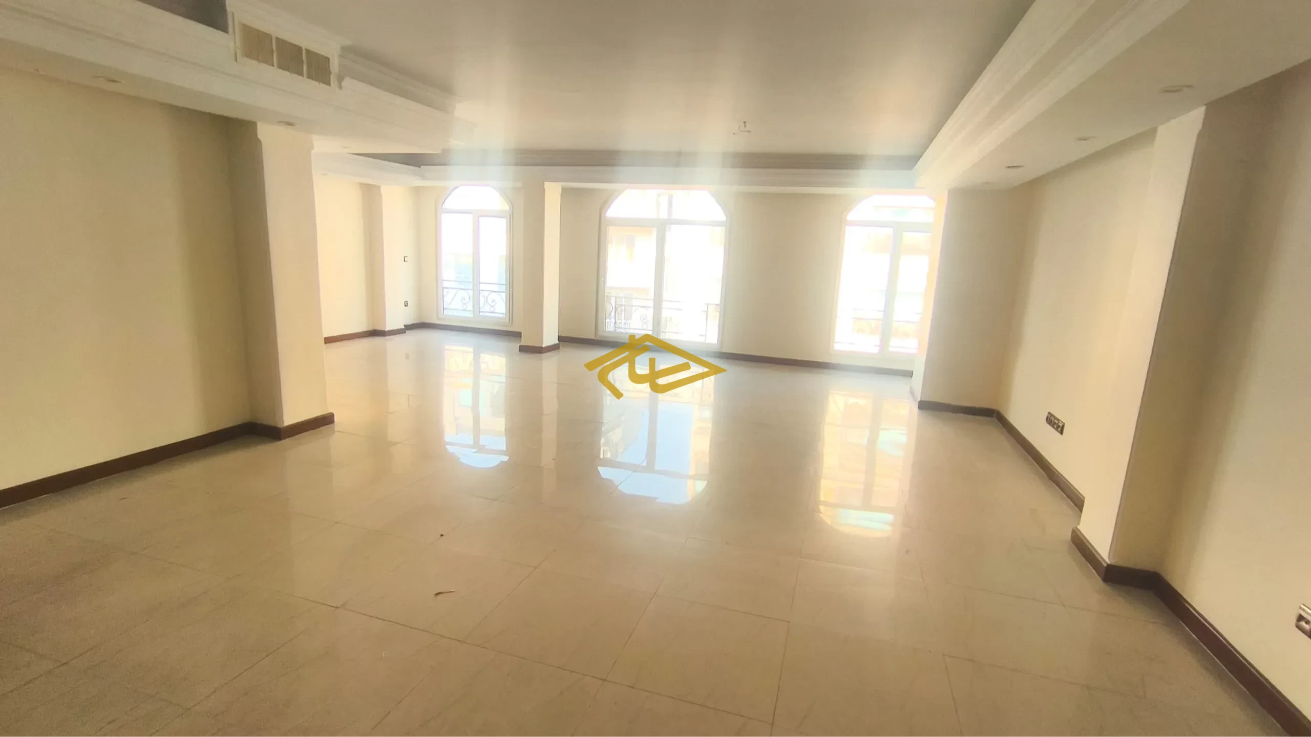 اجاره آپارتمان ۱۹۵ متری ۳ خواب مستر در زعفرانیه | طبقه آخر | نور شمال و جنوب