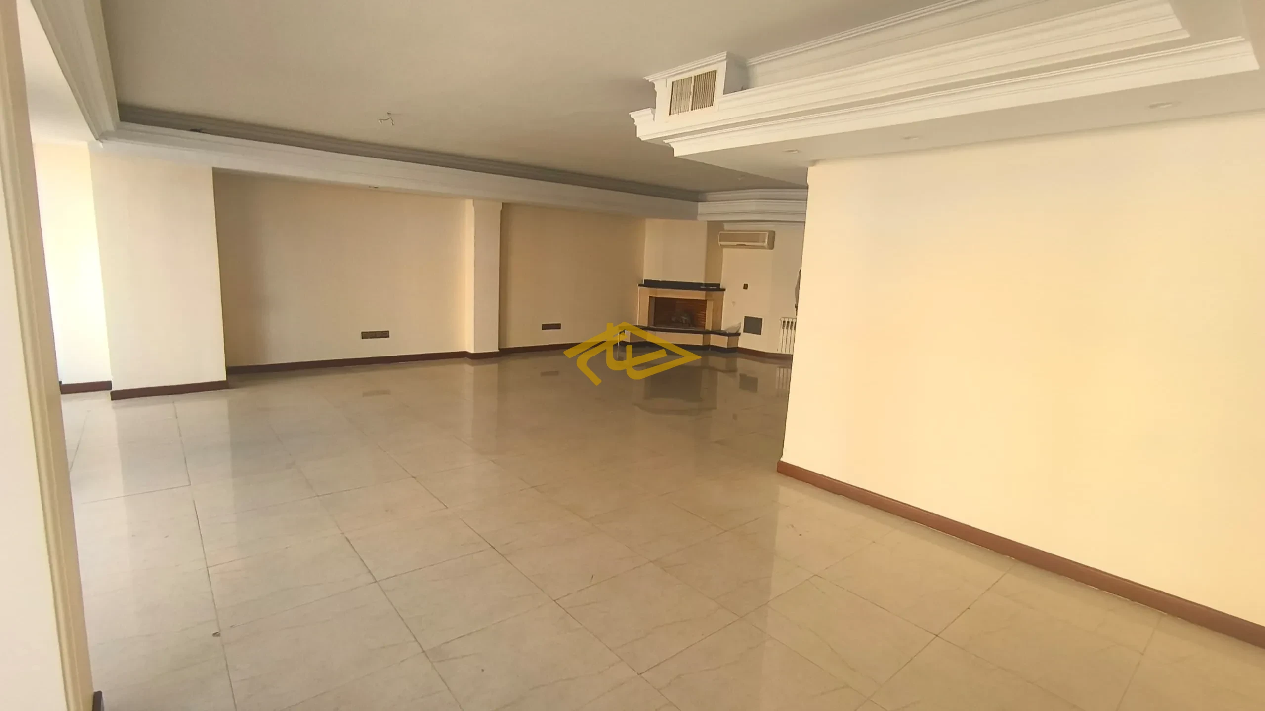 اجاره آپارتمان ۱۹۵ متری ۳ خواب مستر در زعفرانیه | طبقه آخر | نور شمال و جنوب