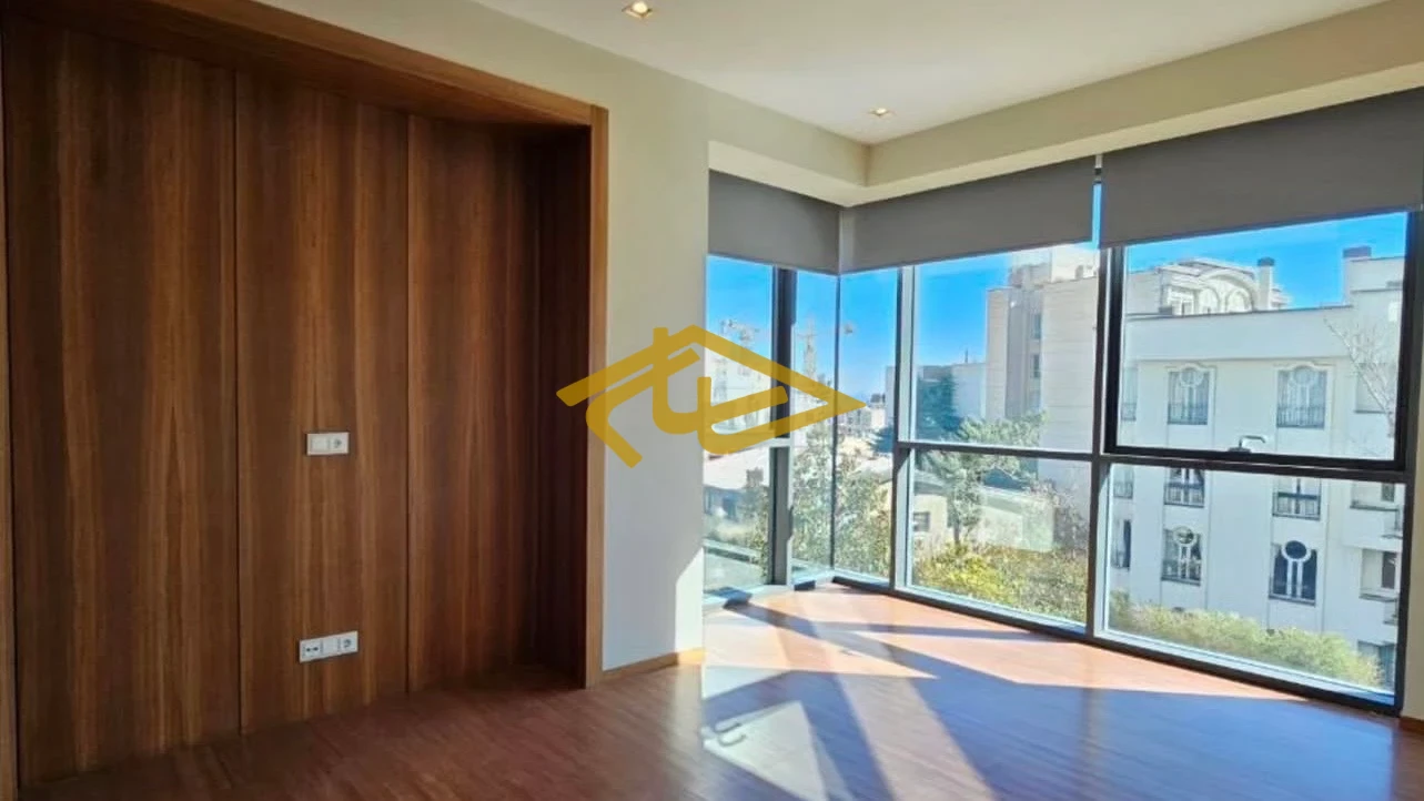 خرید آپارتمان ۴۱۰ متری لوکس و فول‌امکانات در ولنجک خیابان ساسان