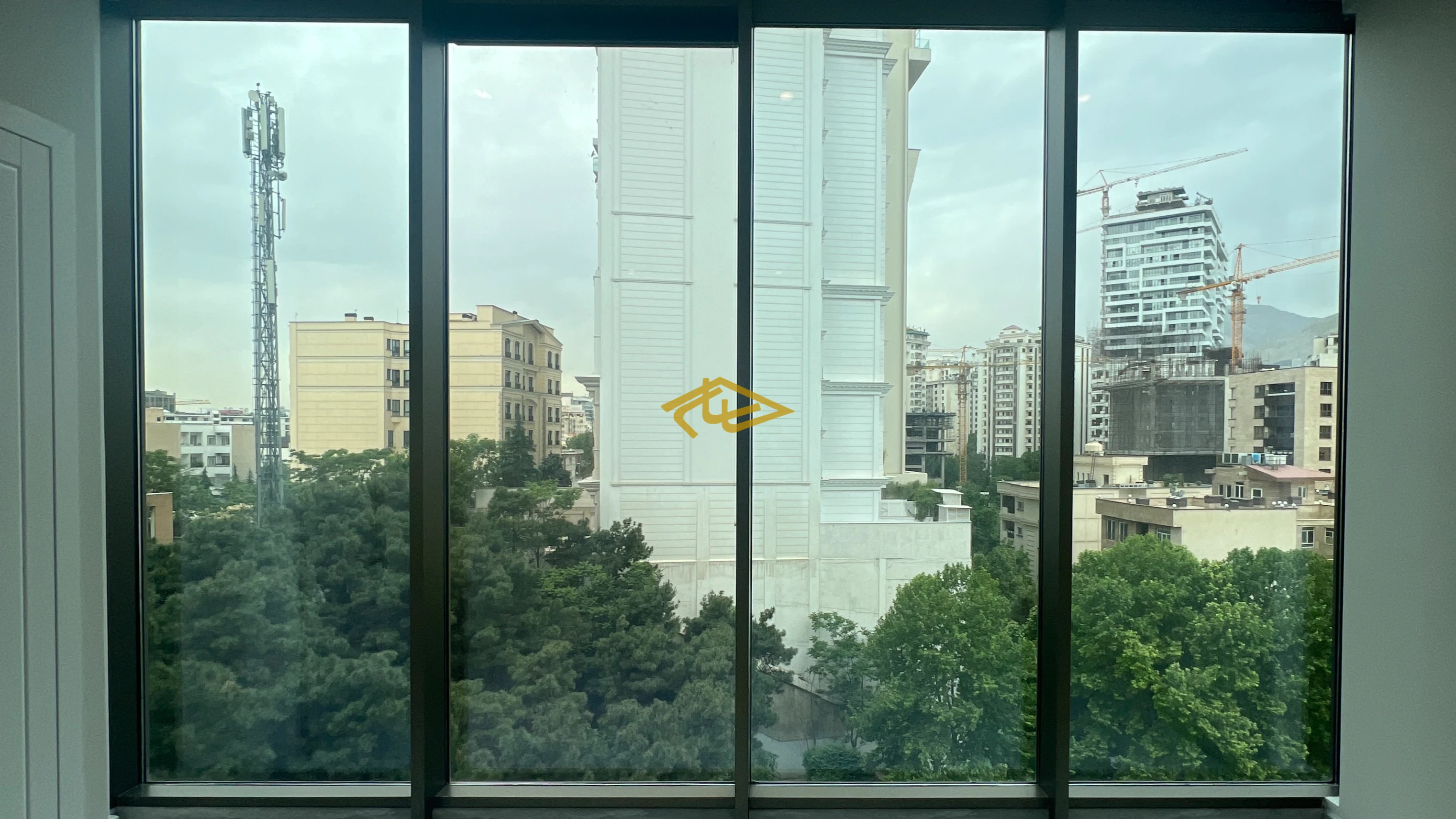 خرید آپارتمان لوکس در فرشته - الهیه | 400 متر فول امکانات