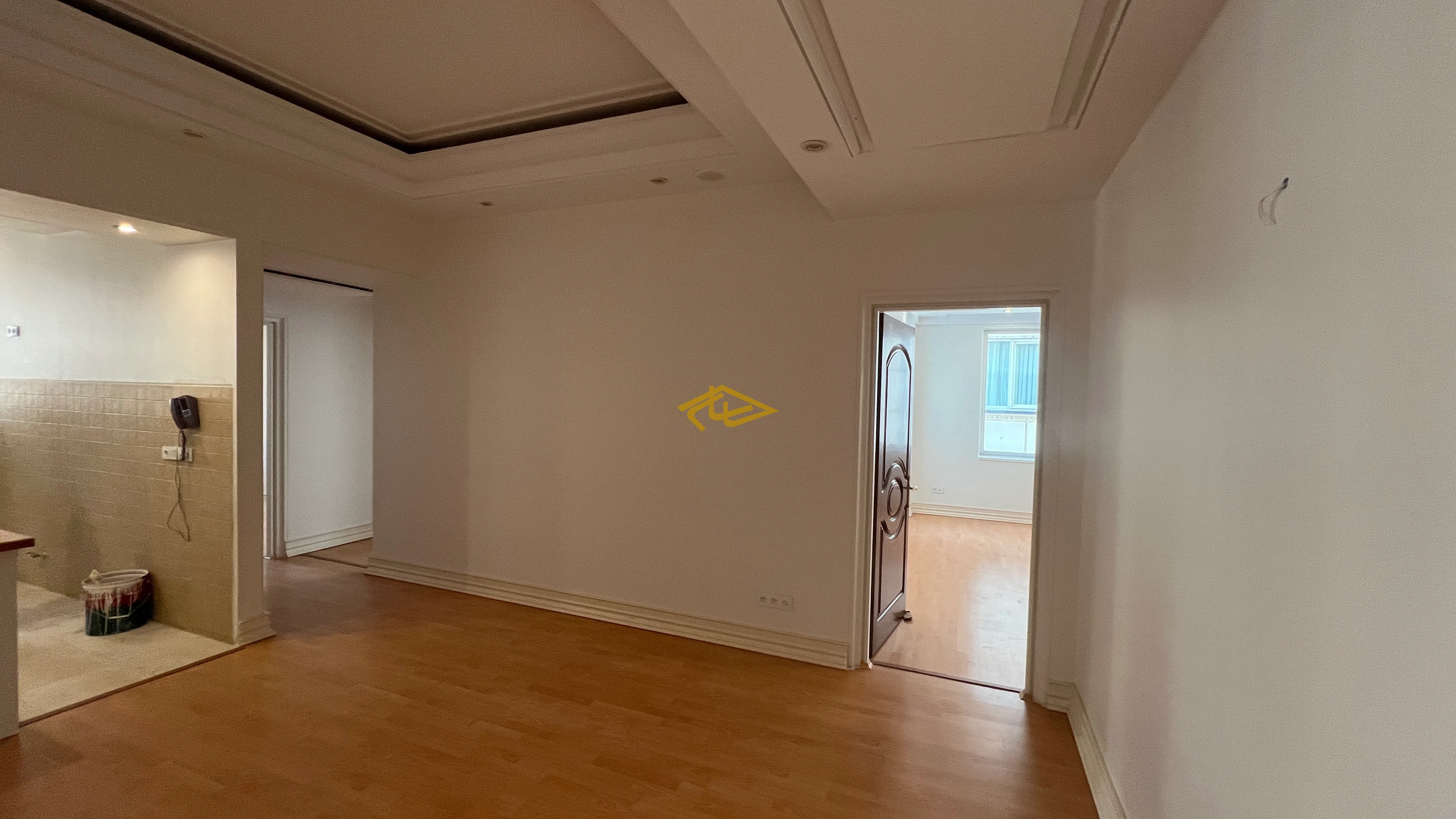 اجاره آپارتمان ۱۶۵ متری در برج پارک رویال ولنجک | ۳ خواب مستر فول امکانات