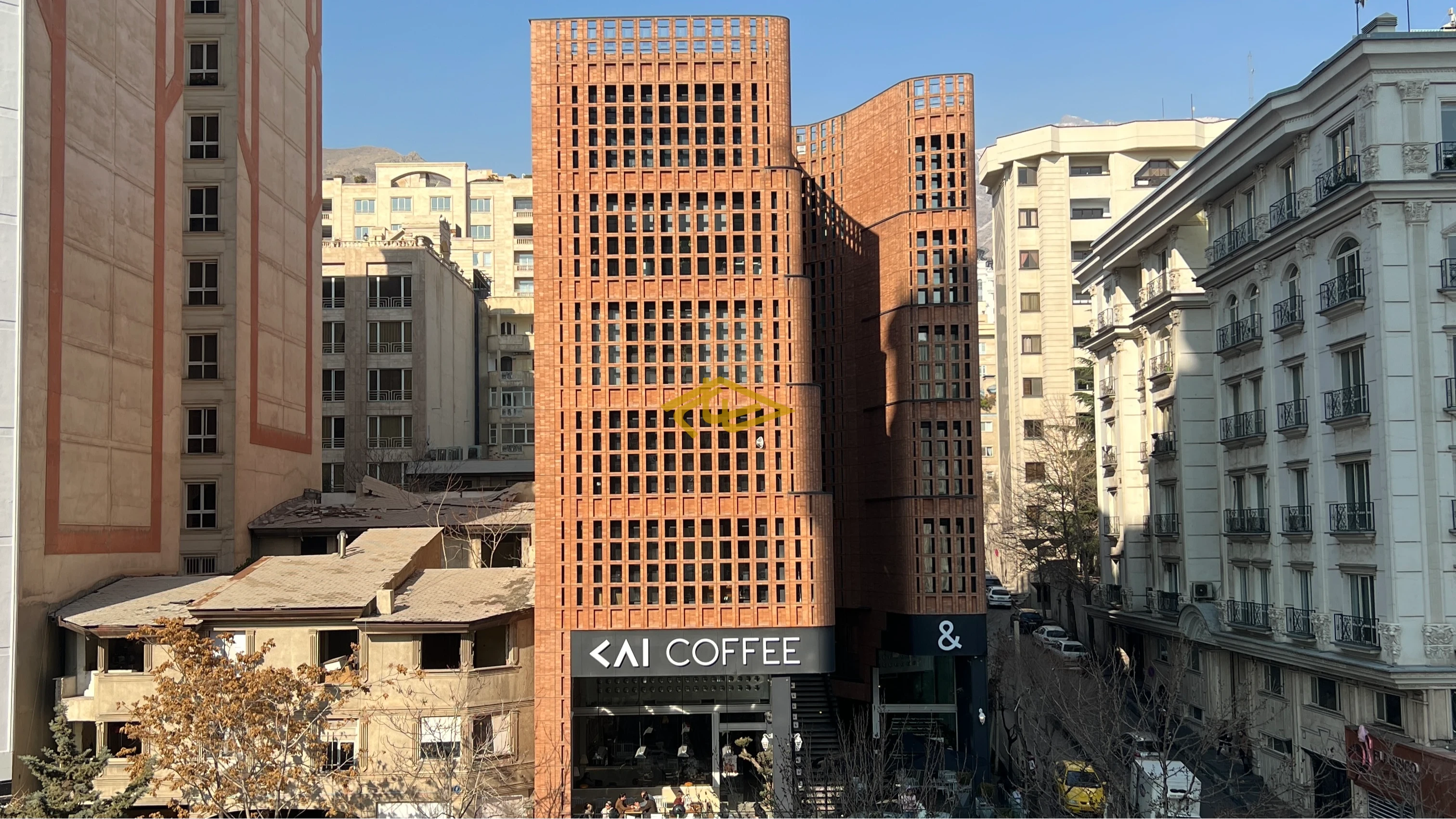 خرید و اجاره واحدهای اداری و تجاری در ساختمان هیترا ولنجک