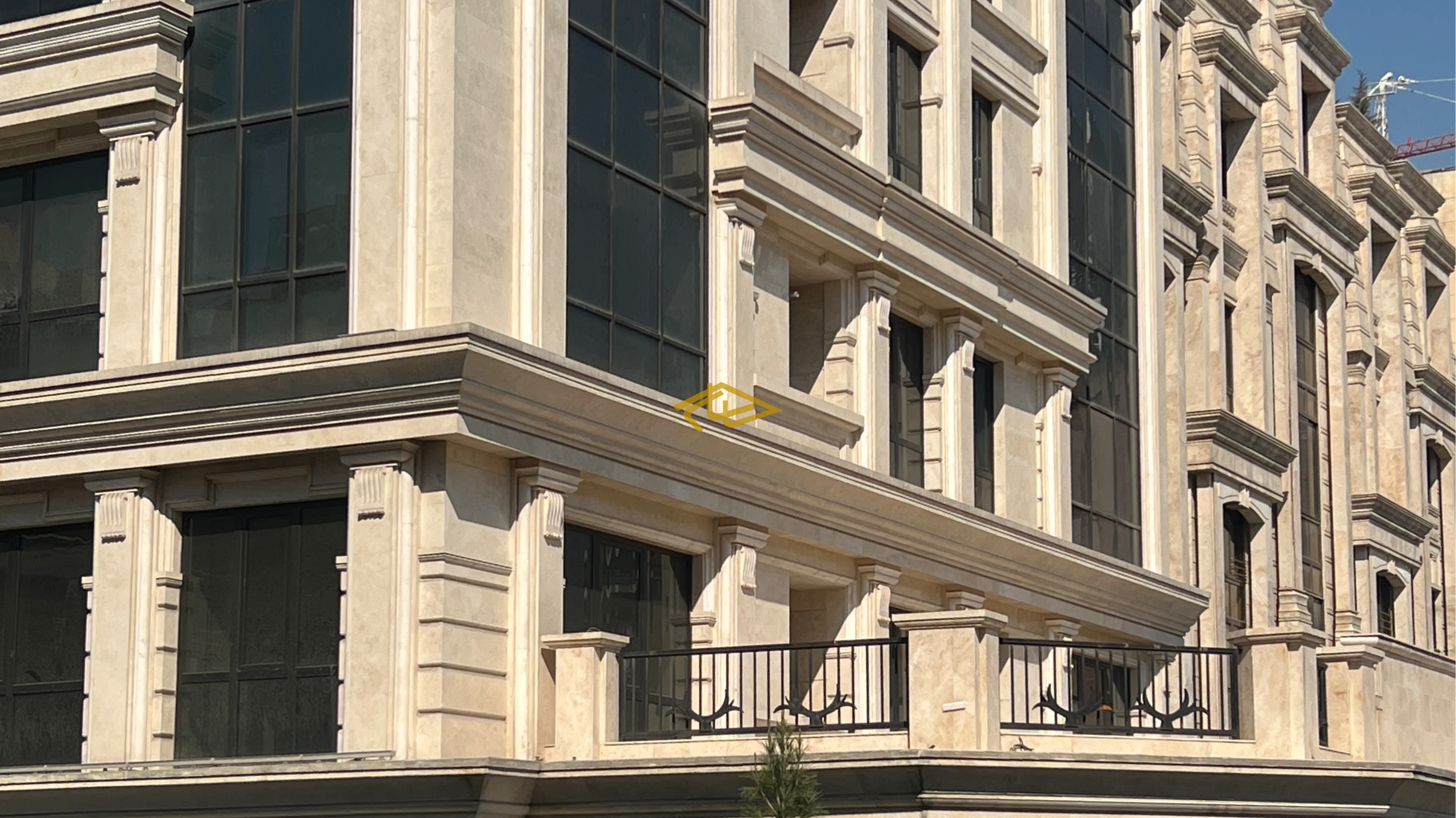 اجاره دفتر کار در زعفرانیه | ۱۳۰ متر اداری + ۱۲۰ متر تراس