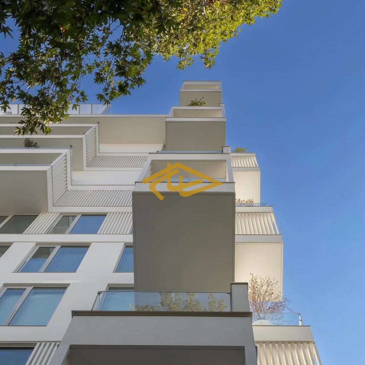 تراس پارامیس الیت گاردن