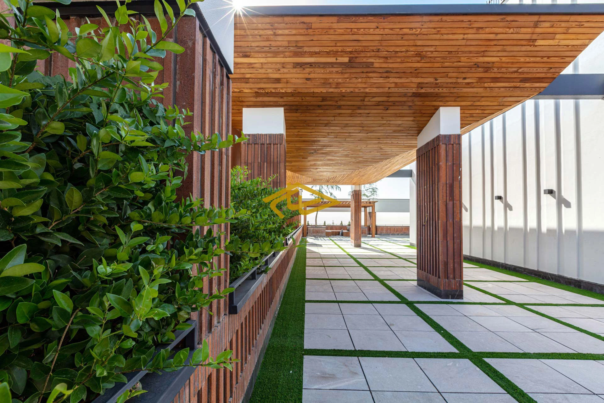 روف گاردن برج های دوقلو کوروش