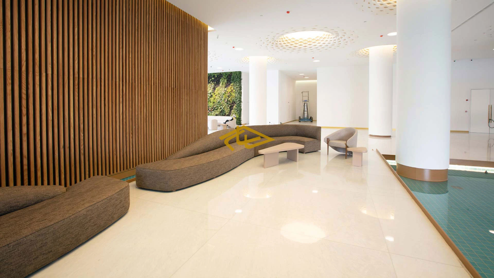 استخر برج کوروش