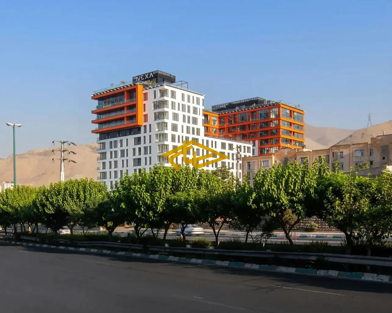 ساختمان علیرضا شرافتی در سعادت آباد