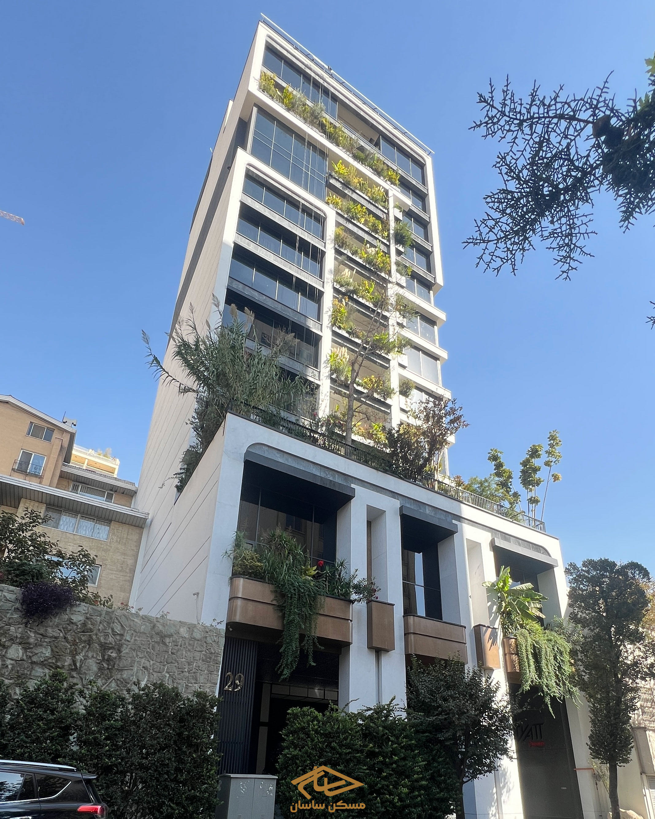 ساختمان حیات سیگنیچر نیاوران