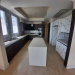 اجاره آپارتمان ٢٤٠ متري ٣ خواب كليد نخورده در برج لادن زعفرانيه