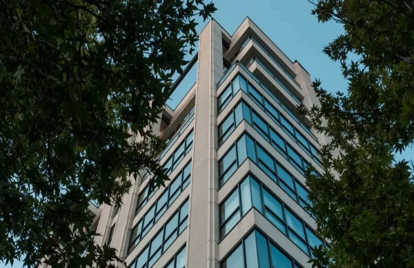 خرید آپارتمان ۴۱۰ متری لوکس و فول‌امکانات در ولنجک خیابان ساسان