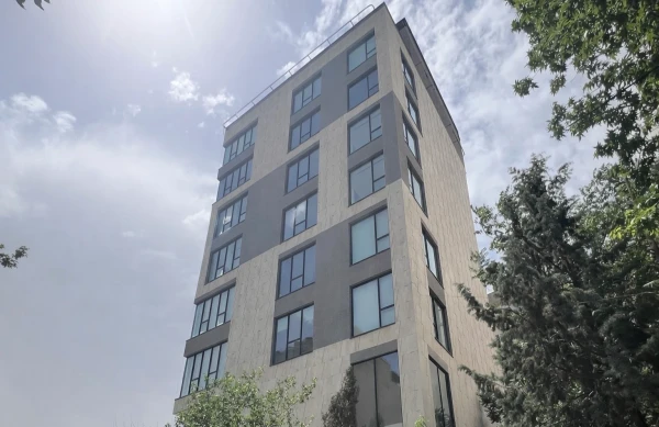 خرید آپارتمان در آدور پارک زعفرانیه {مهندس صحیح‌النسب} | ۳۵۰ متر سه خواب، تک‌واحدی