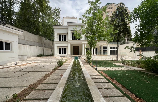 فروش ویلا محدوده کاخ زعفرانیه | ۱۵۰۰ متر